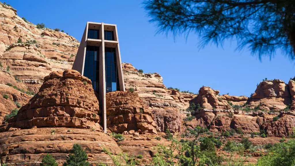 Construction of chapel of the holy cross