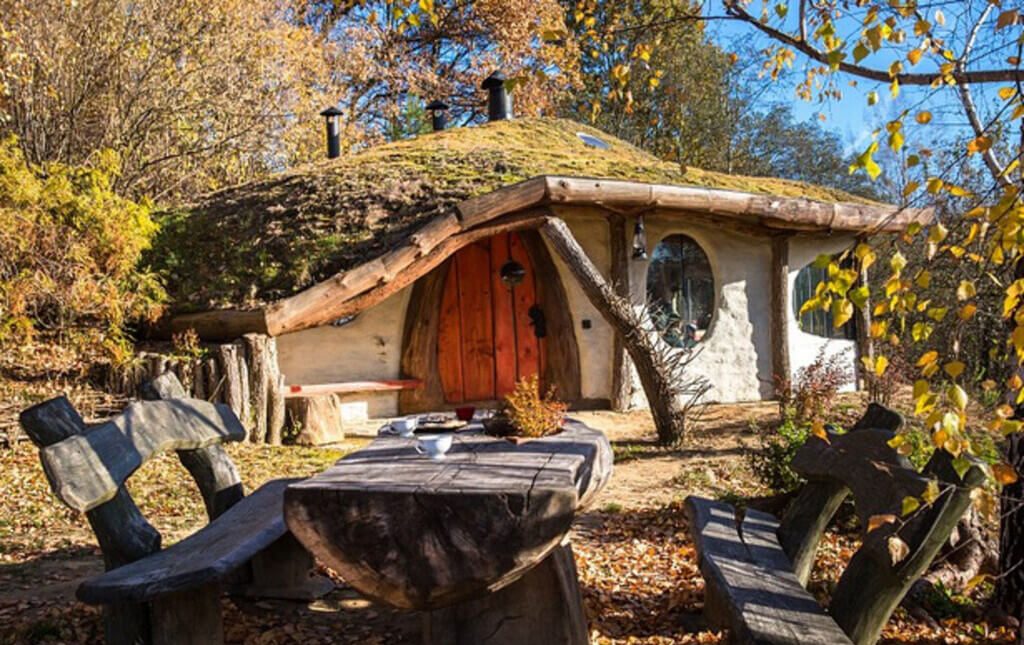 Hobbitowa, Poland
