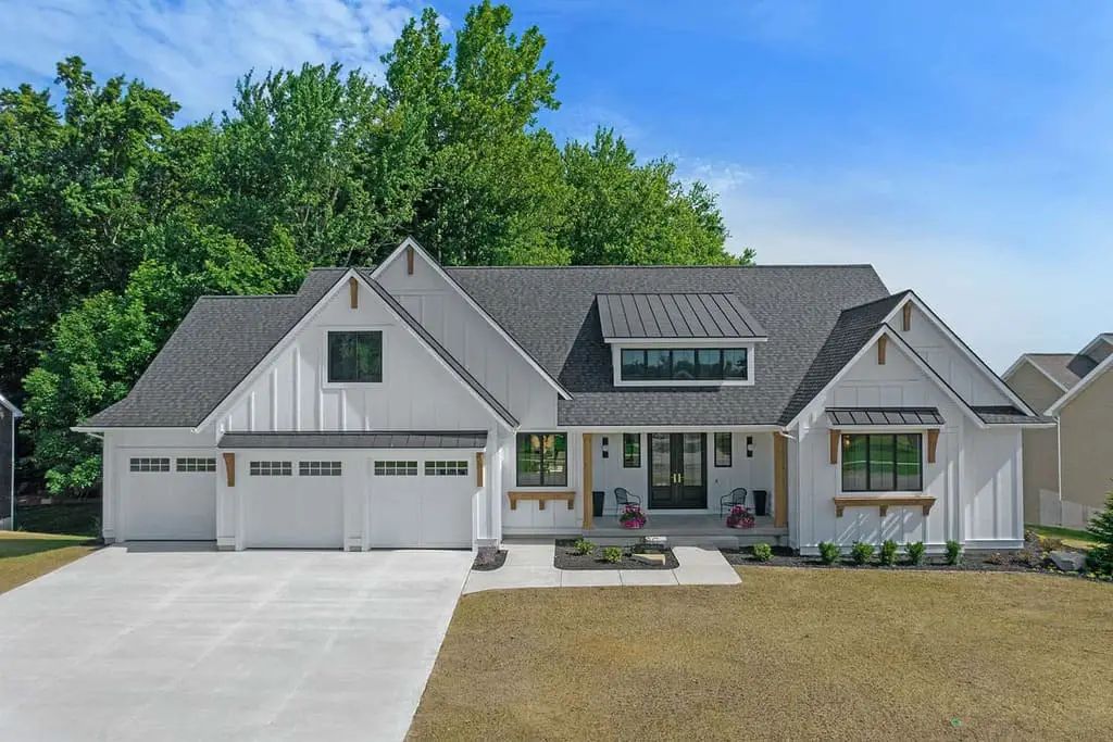 Michigan Lake House Exterior Design By Design Build Concepts Studio