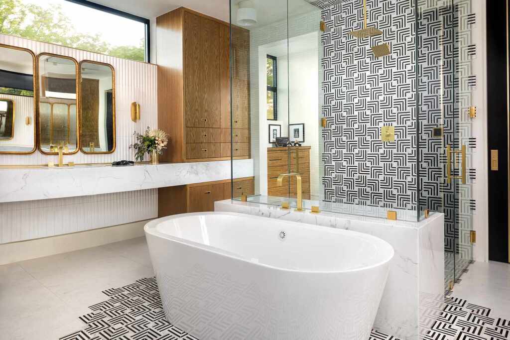 how to maintain clean bathtub