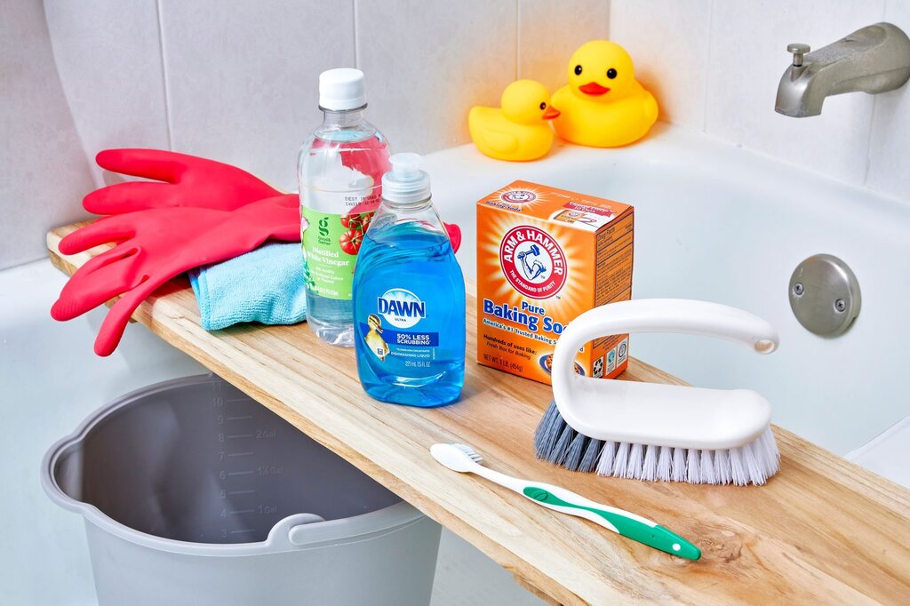 Materials for cleaning bathtub