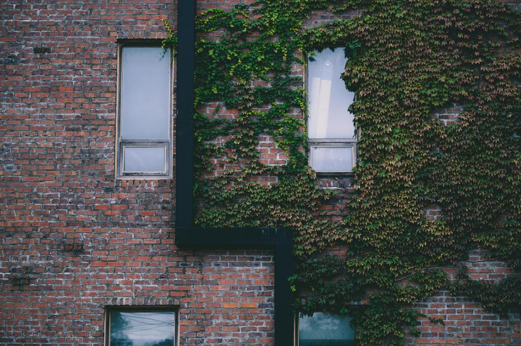 Sashless Window Design