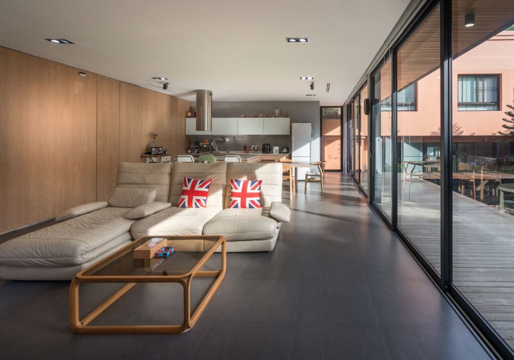  U38 House