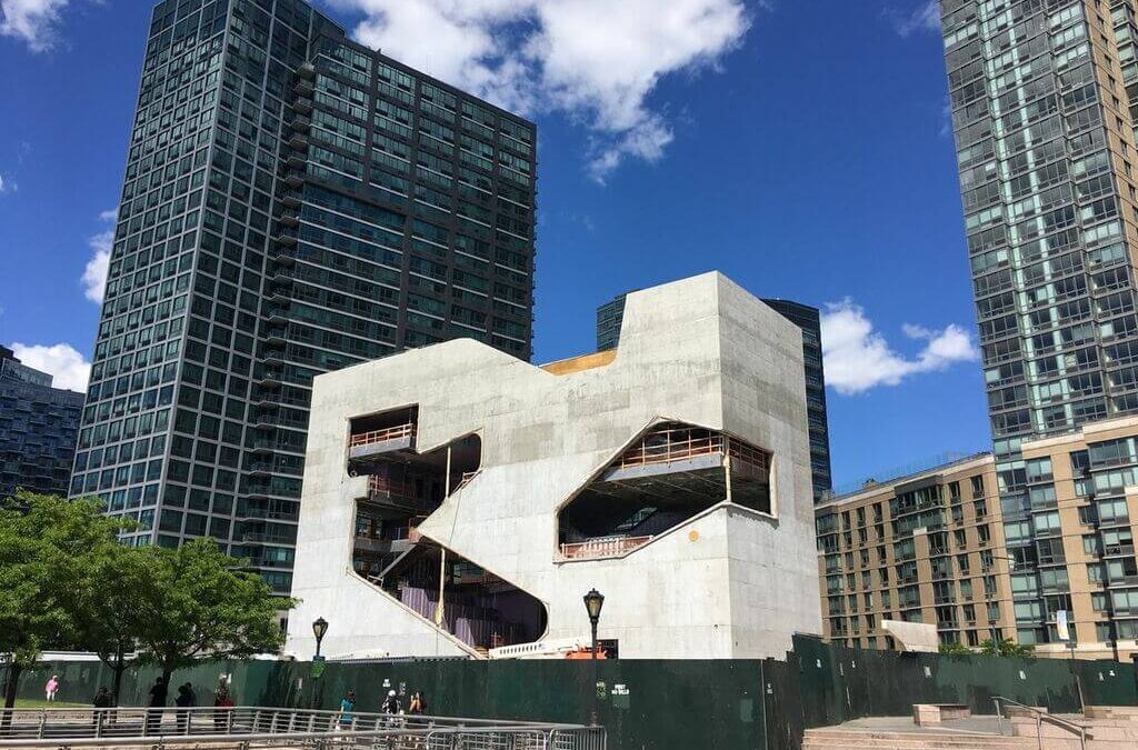 Hunters Point Library: Amazing Public Library in New York