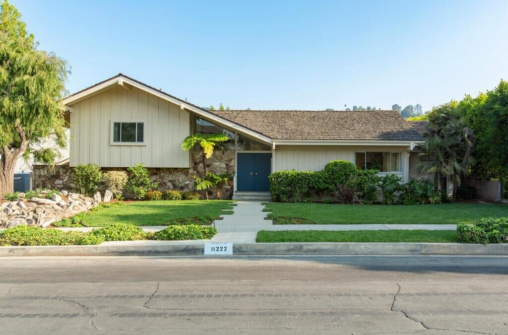 The Brady Bunch House Renovated For a New Reality Show