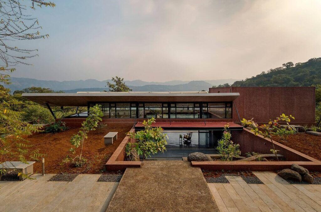 The Cove House: A Palatial Beauty in The Mountains of Pune, India
