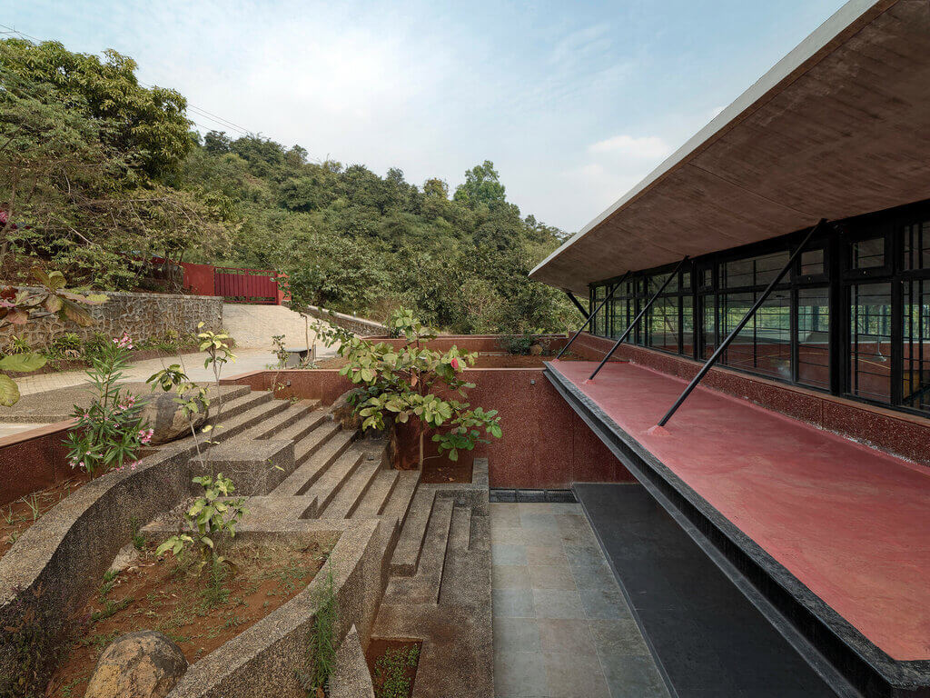the cove house by red brick studio
