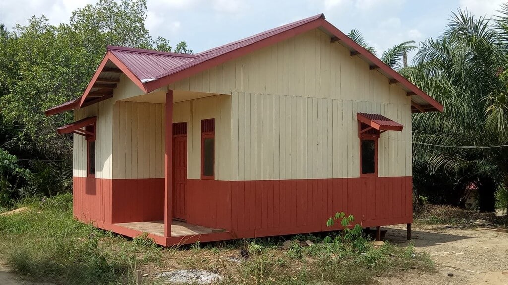 village single floor home front design