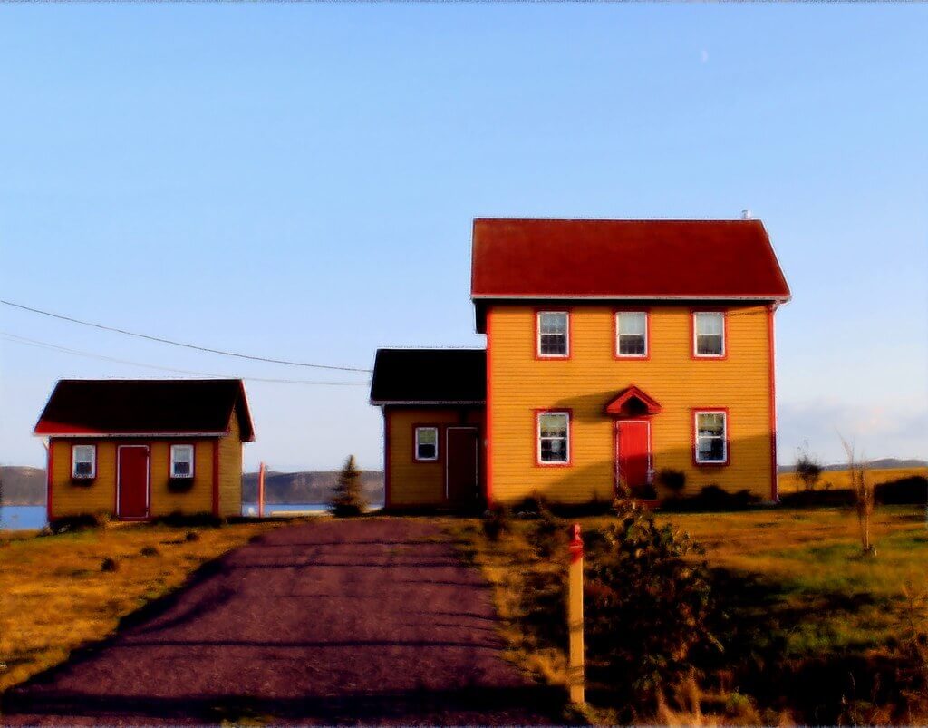 salt box style house