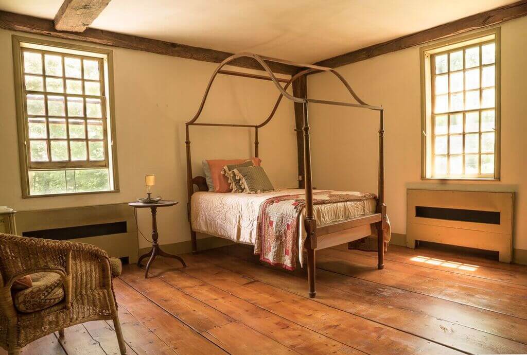 saltbox style house