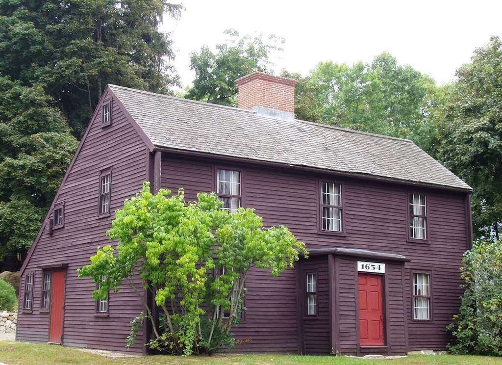 saltbox style house