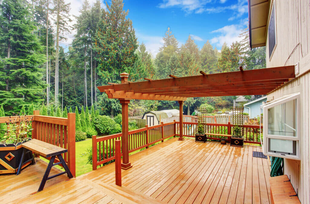 How to Choose the Right Wood for Your New Deck?