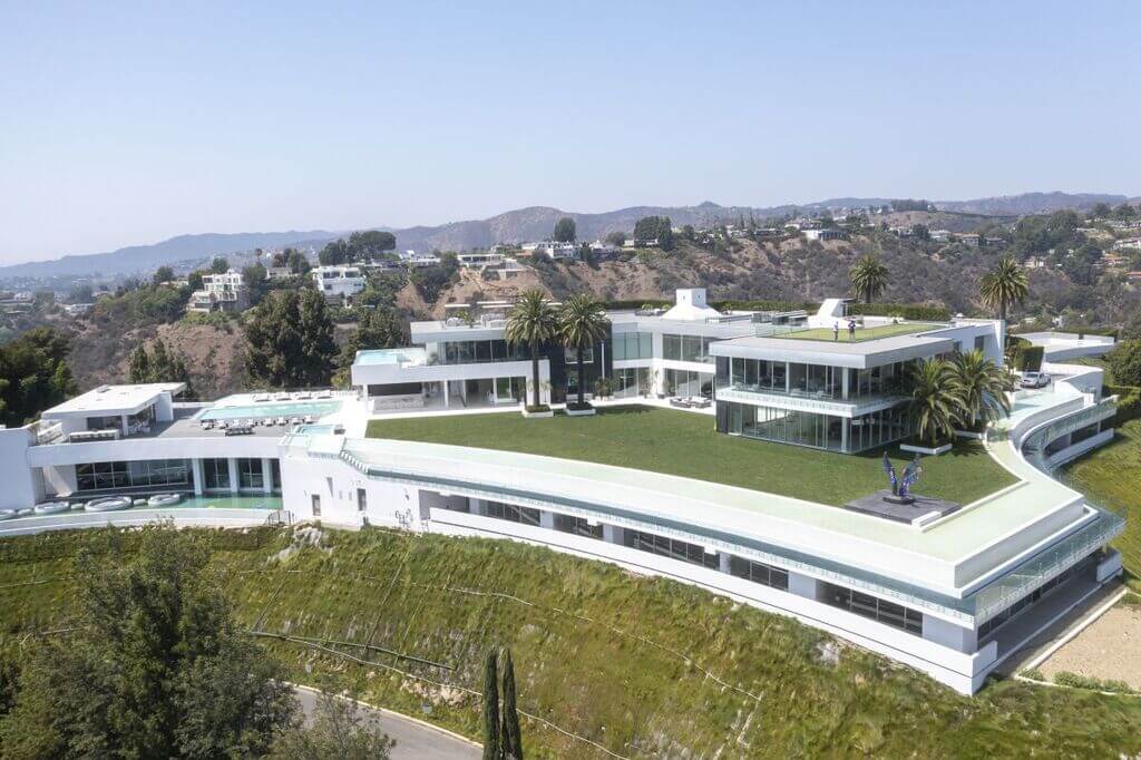biggest house in the world