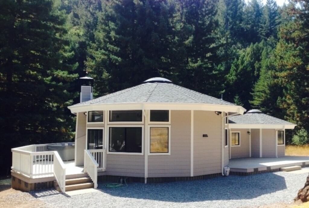 Earth and Cement Yurt House