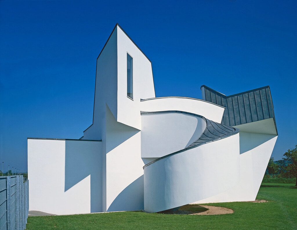 Bauhaus Architecture with a curved roof 