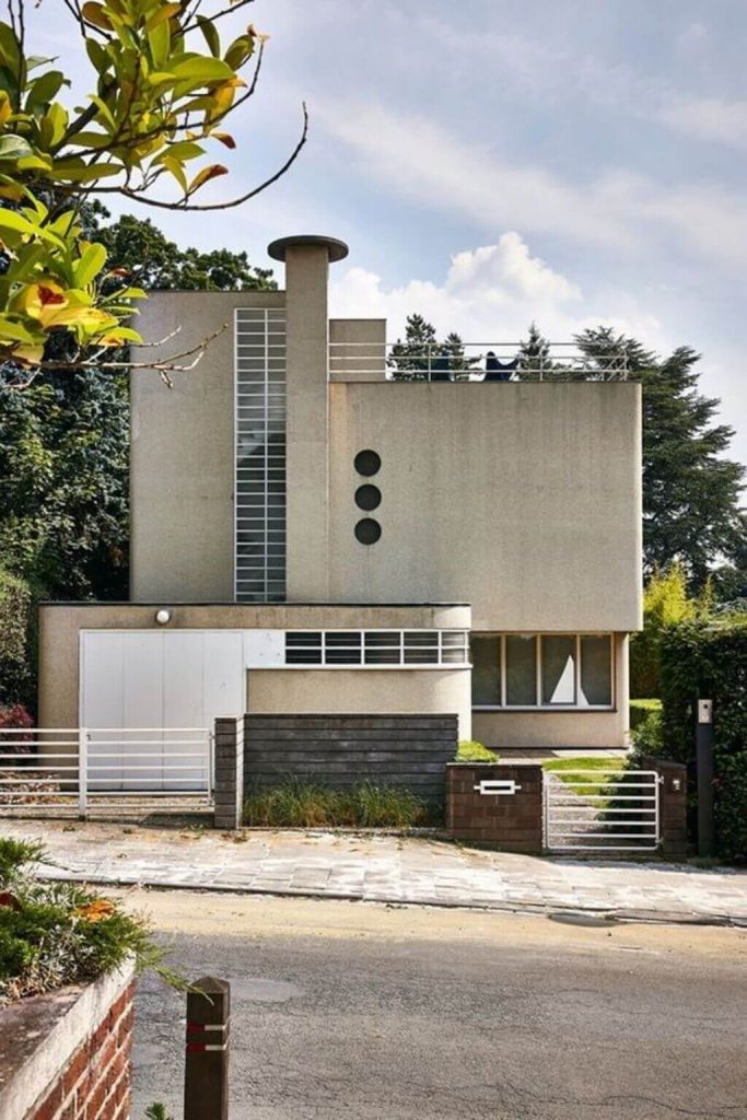 Asymmetry over Symmetry bauhaus architecture