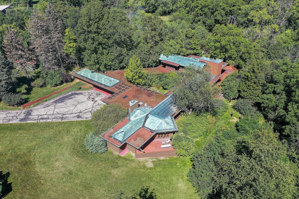 frank lloyd wright waterfall house