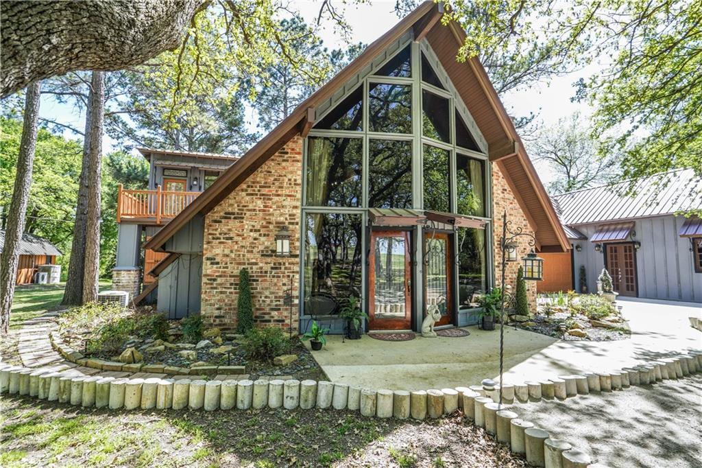  Classic Ranch Style Cottage