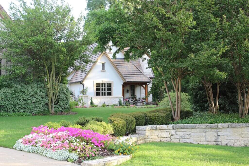 Cottage Inspired by English Style