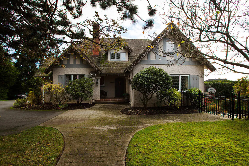 Cotswold Cottage Style House
