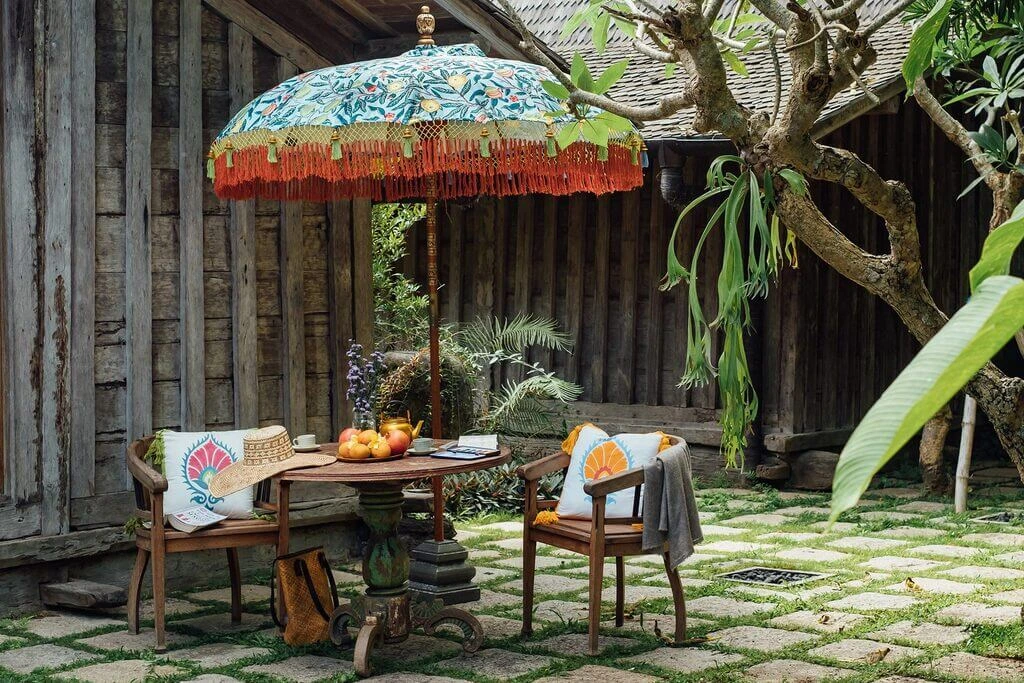 dining table with umbrella 