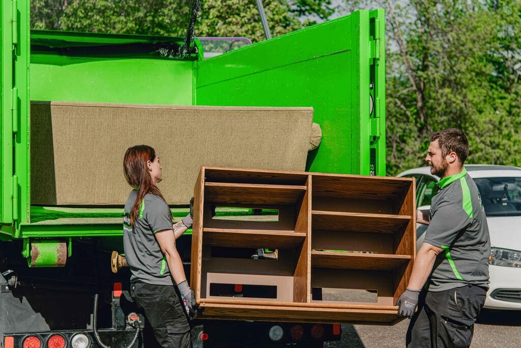 Choosing the Right Professional Trash Removal Service
