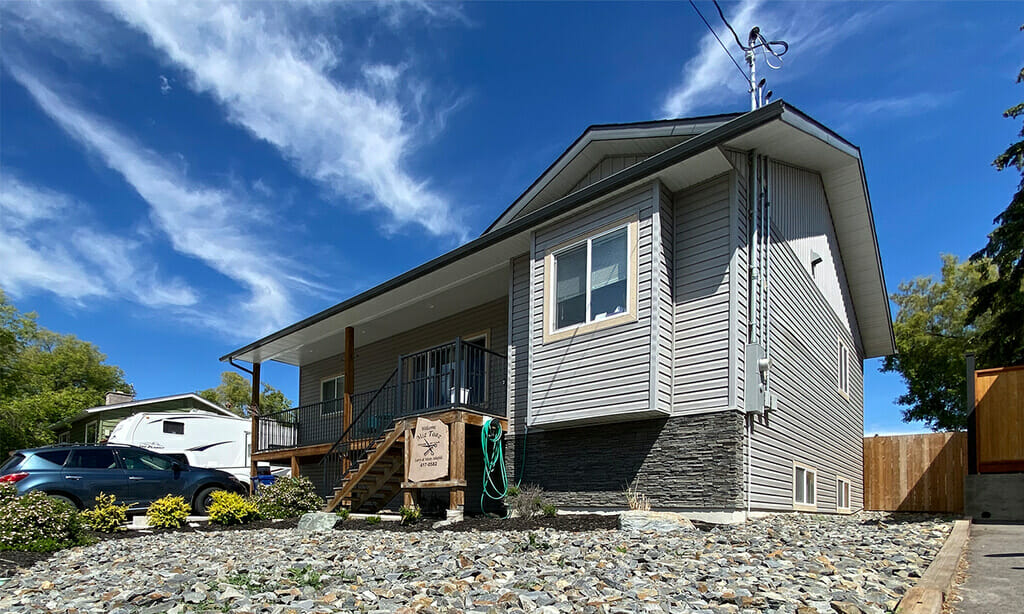 What Are the Main Reasons That People Choose to Build Vs Buy House?