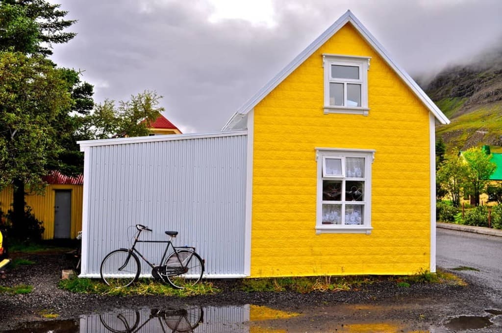 Mellow Yellow Exterior House Paint Colors