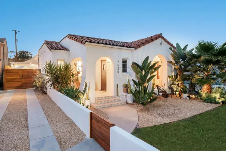 White and Terracotta exterior color