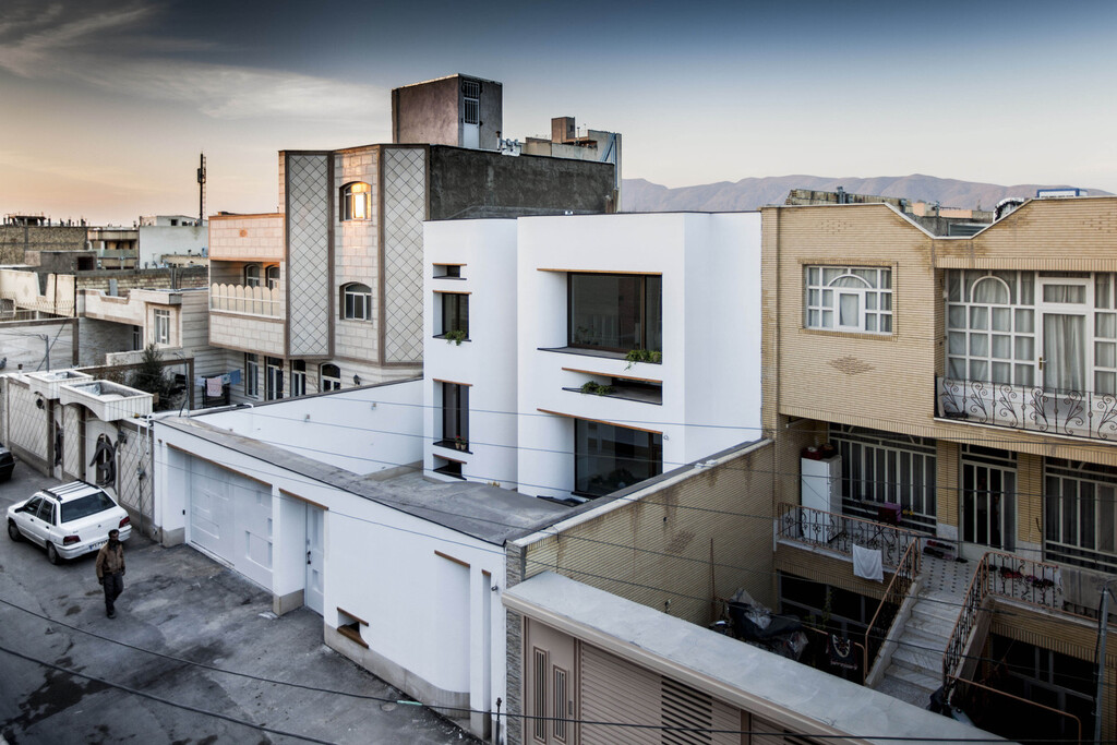 Bahar House by Ayeneh Office