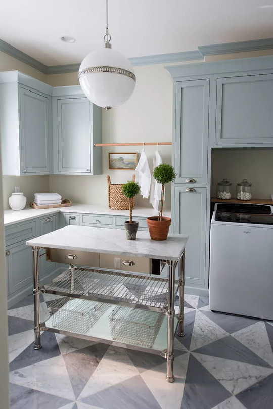 Central Island laundry room