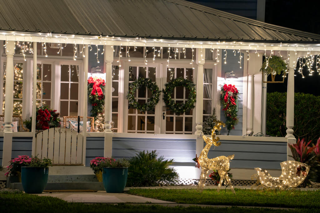 outdoor christmas decoration