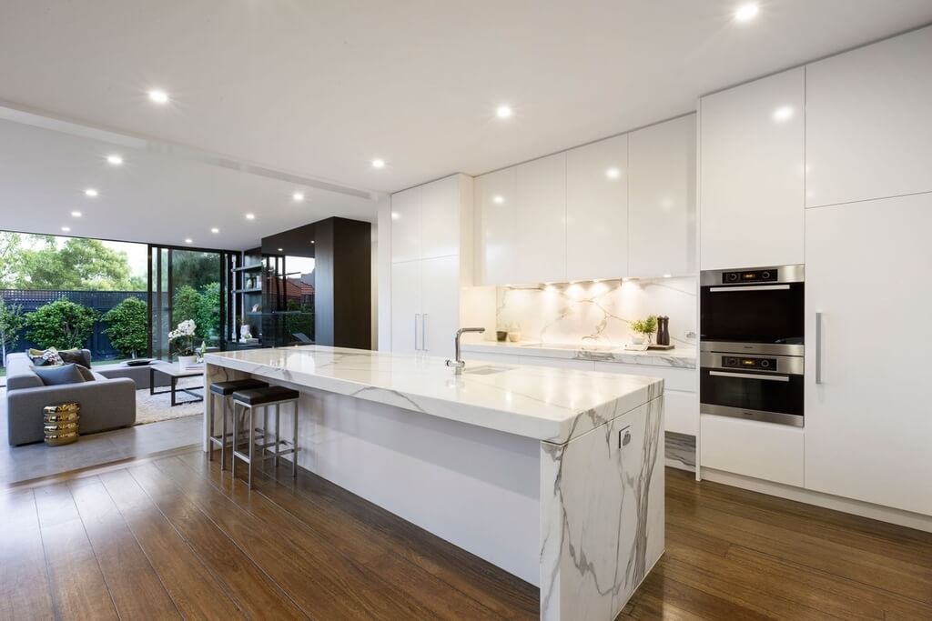 marble kitchen island