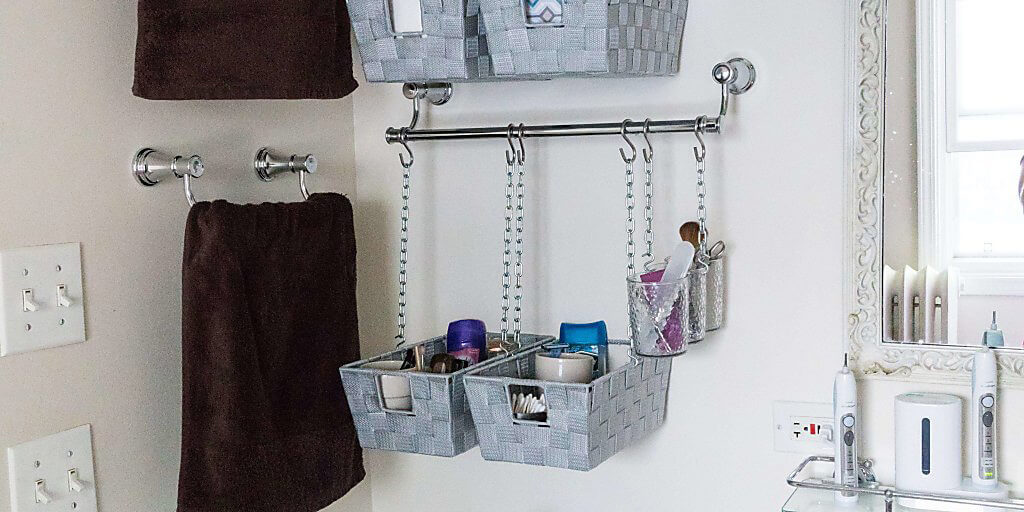 Hook a Bin bathroom