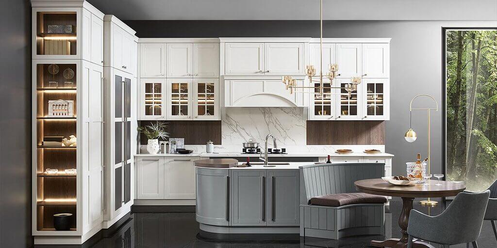 Traditional Kitchen Island with Seating