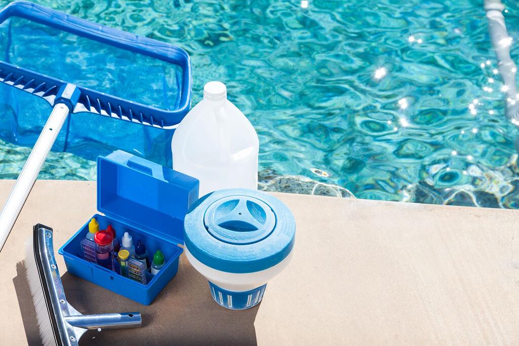 pool cleaning chemical