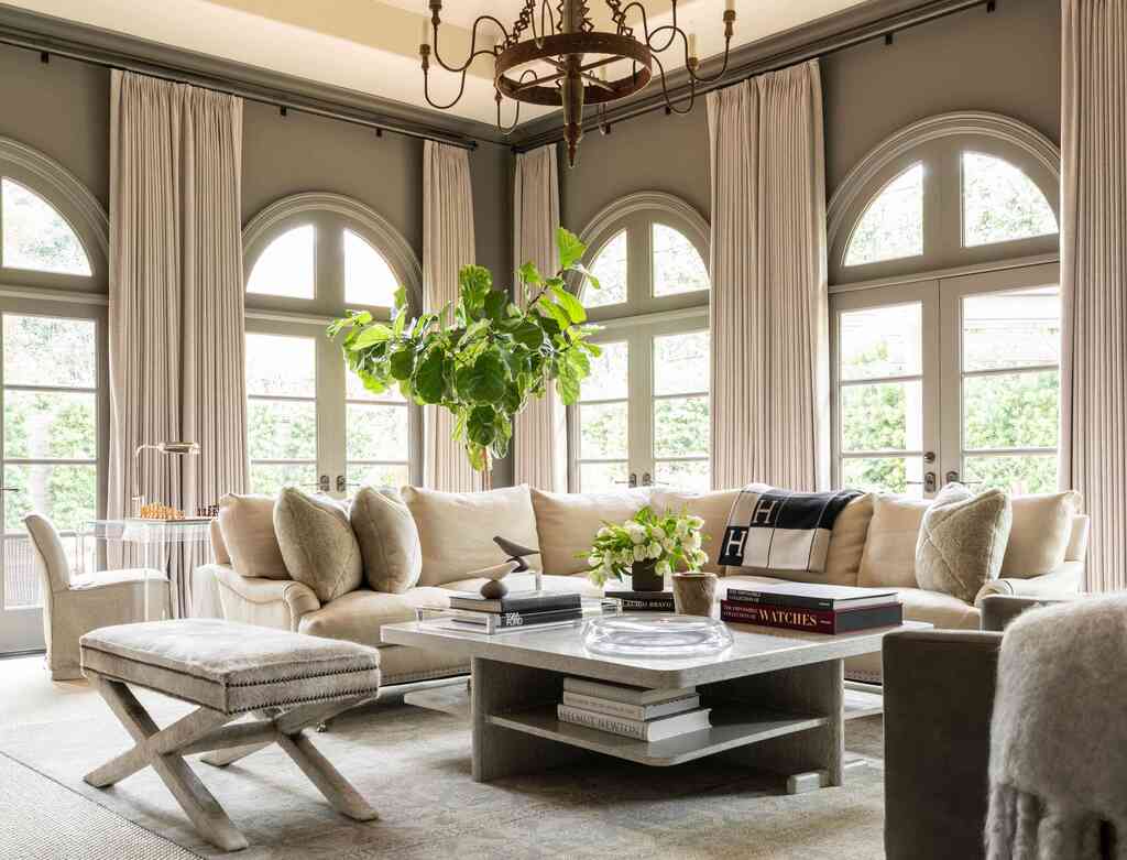 Floor to ceiling curtain