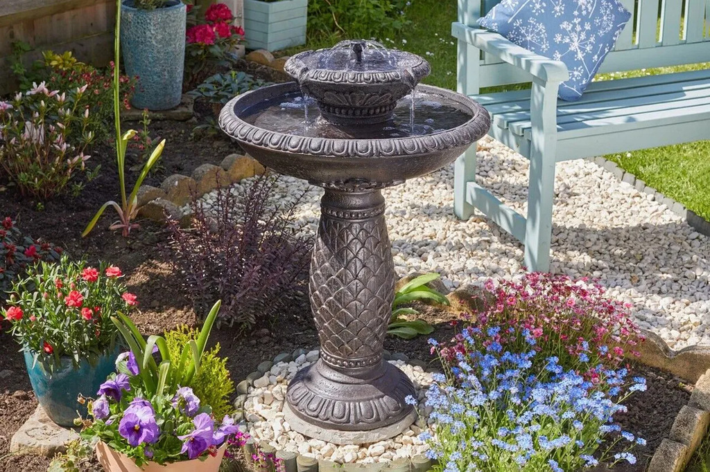 Solar power water features