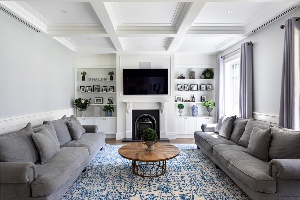 Installation process of wainscoting