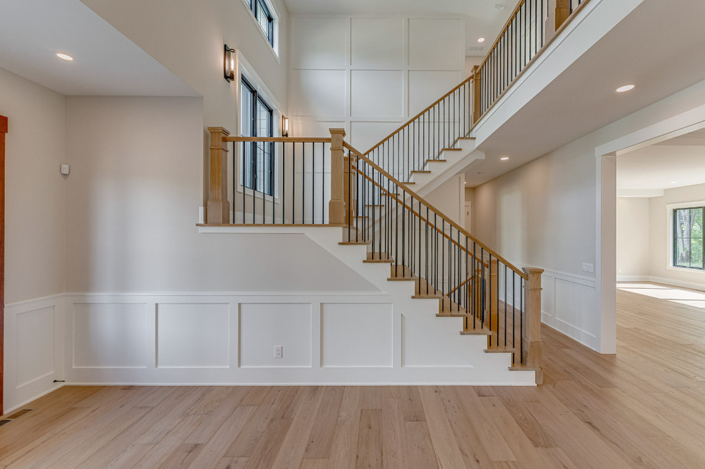 Laminate wainscoting