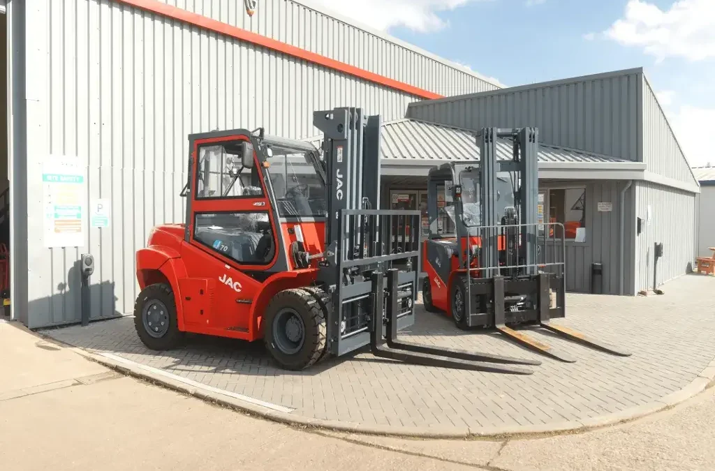 How to Choose the Right Equipment Hire Company